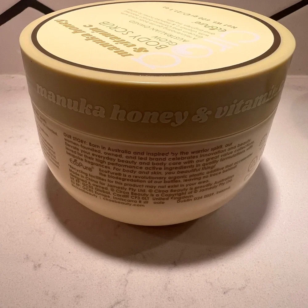 Ciroa Body Scrub NEW Glow‎ w/ Manuka Honey & Vitamin C EcoPure 21.1 oz 600 GR